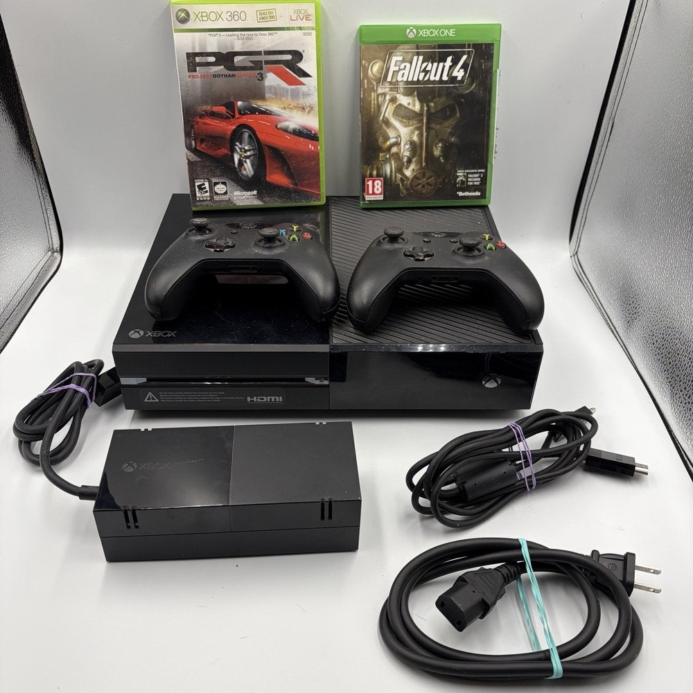 Microsoft Xbox One Model 1540 Console Bundle 500 GB, 2 Controllers, 2 Games